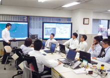 物流会社との合同での配船打合せの様子