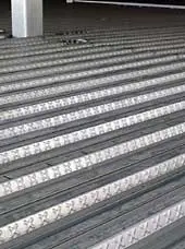 中部国際空港立体駐車場