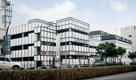 沖縄フェニックスホール立体駐車場