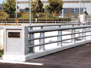 Bridge railing