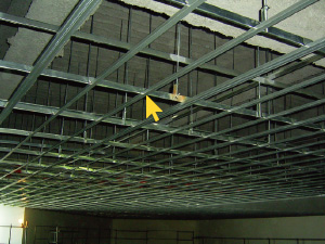 Ceiling crosspiece
